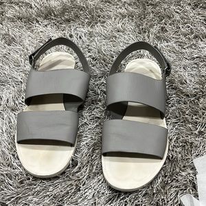 Vince sandals